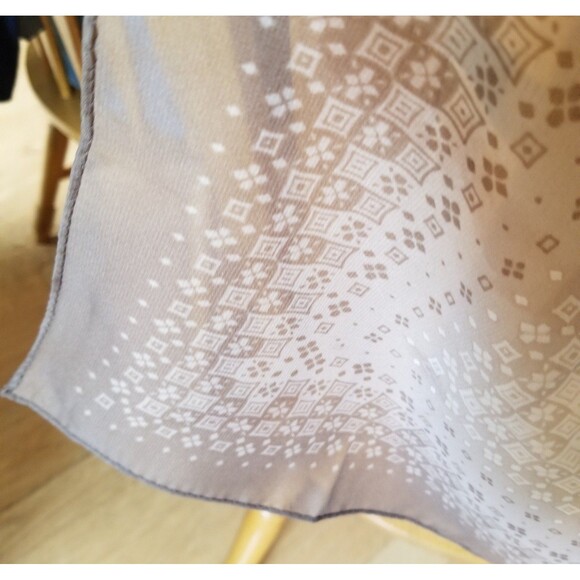 Polyester Scarf made in japan 21" square approximate - Picture 3 of 6